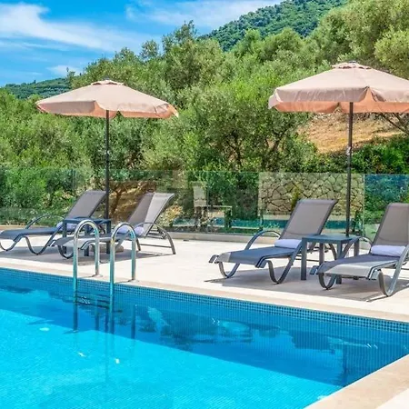 Sleeps 4 Pool Air Con Wifi Villa *